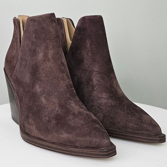 Vince Camuto Gigietta Suede Back Zip Chelsea Booties Brown Size 7.5 - Picture 6 of 14